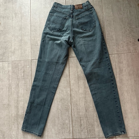 Vintage High Rise Jeans - Picture 5 of 10